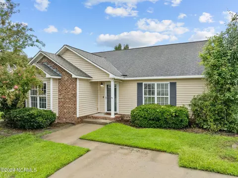 3697 Highland Dr, Ayden, NC 28513