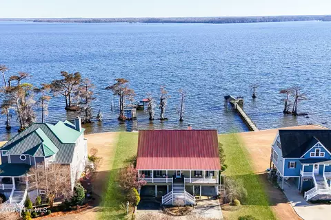 446 Batchelor Bay Dr, Windsor, NC 27983