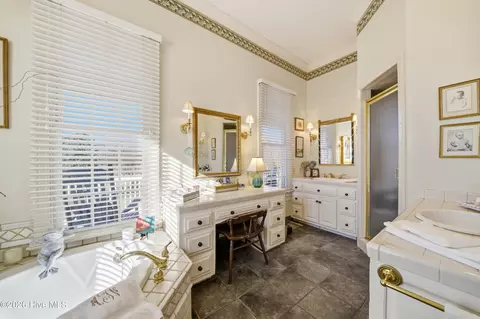 Bath - 446 Batchelor Bay Dr, Windsor, NC 27983 photo 2 of 5