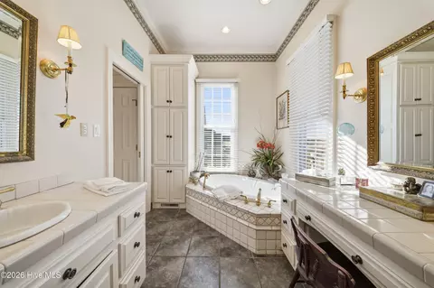 Bath - 446 Batchelor Bay Dr, Windsor, NC 27983 photo 3 of 5