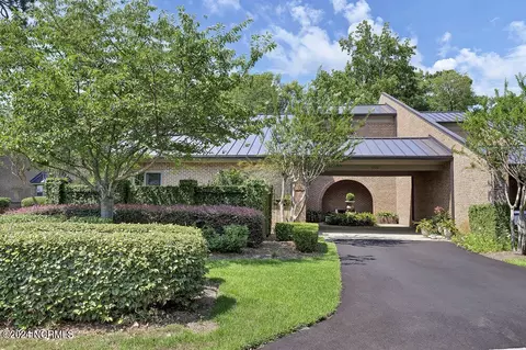 1722 Signature Pl, Wilmington, NC 28405
