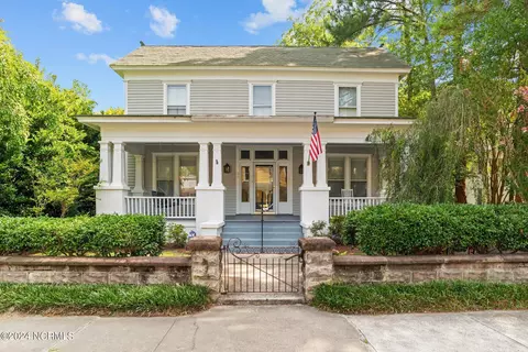 726 W 2nd St, Washington, NC 27889