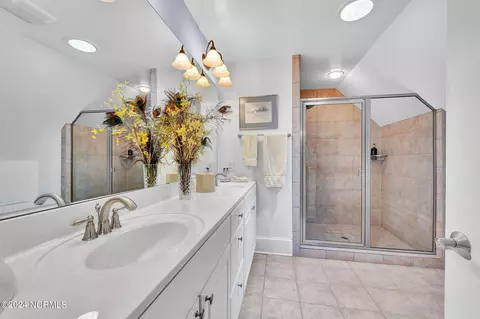 Bath - 210 Connecticut Dr, Chocowinity, NC 27817 photo 6 of 9