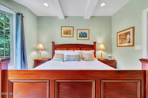 Bedroom - 210 Connecticut Dr, Chocowinity, NC 27817 photo 2 of 10