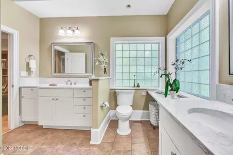 Bath - 210 Connecticut Dr, Chocowinity, NC 27817 photo 5 of 9