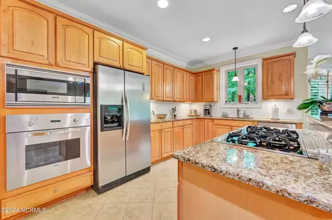 Kitchen - 210 Connecticut Dr, Chocowinity, NC 27817 photo 2 of 5
