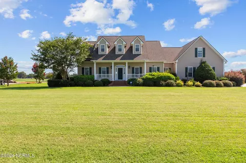 5995 Waters Edge Dr, Grifton, NC 28530