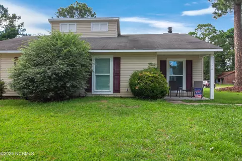 178 Village Cir, Jacksonville, NC 28546