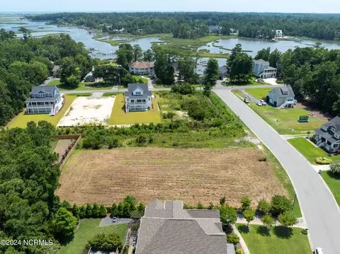 7718 Bonaventure Dr, Wilmington, NC 28411