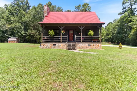 7188 N Nc 211 Hwy W, Bladenboro, NC 28320