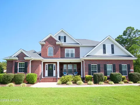 561 Fairburn Ct NW, Calabash, NC 28467
