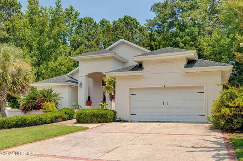 820 Winged Foot Ln, Wilmington, NC 28411