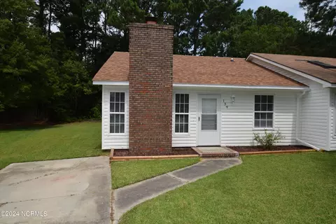 139 Pine Crest Dr, Jacksonville, NC 28546