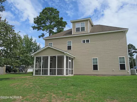 Exterior - 420 Wolfe Ln, Hubert, NC 28539 photo 6 of 9