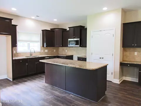 Kitchen - 420 Wolfe Ln, Hubert, NC 28539 photo 1 of 2