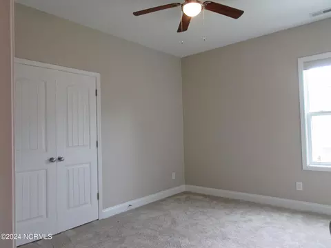 Bedroom - 420 Wolfe Ln, Hubert, NC 28539 photo 5 of 8