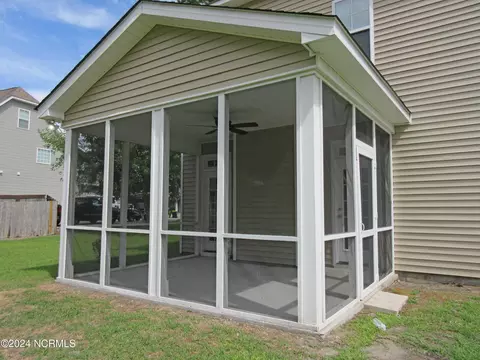 Exterior - 420 Wolfe Ln, Hubert, NC 28539 photo 7 of 9