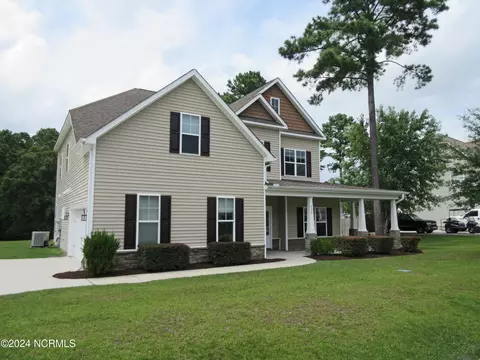 Exterior - 420 Wolfe Ln, Hubert, NC 28539 photo 2 of 9