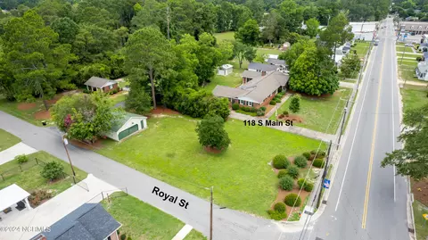 118 S Main St, Salemburg, NC 28385