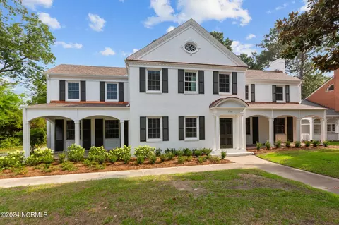 1705 E 5th St, Greenville, NC 27858