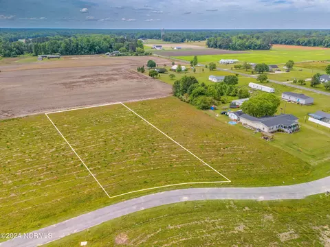 122 Sand Ridge Dr, Beulaville, NC 28518