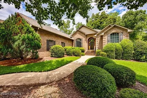 106 Brugg Ct, New Bern, NC 28562