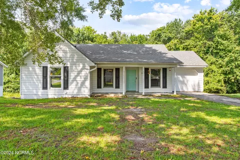 1022 Birchwood Ln, Jacksonville, NC 28546