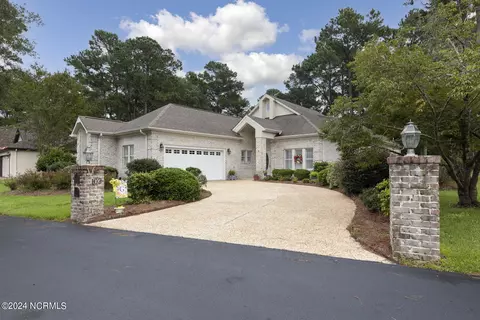 102 Rollingwood Cir, Sneads Ferry, NC 28460