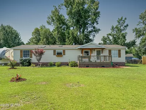 108 E T Batson Rd, Burgaw, NC 28425