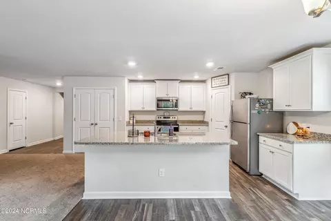 192 Poppleton Dr, Hampstead, NC 28443 photo 11