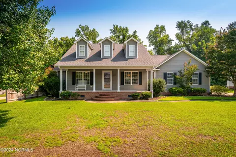 2845 Ruth Evans Dr, Grimesland, NC 27837