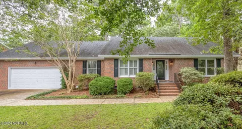 5705 Oak Bluff Ln, Wilmington, NC 28409
