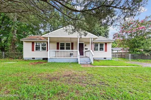 407 Henderson Dr, Jacksonville, NC 28540