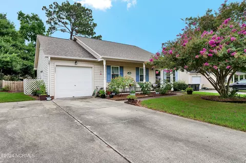 4221 Devonshire Ln, Wilmington, NC 28409