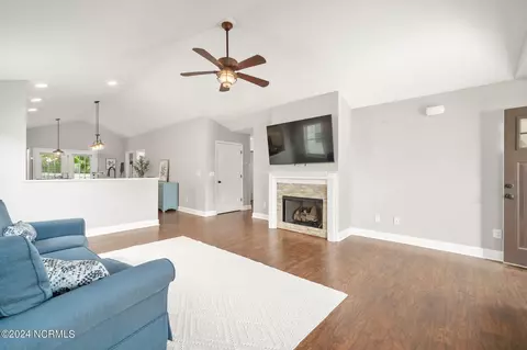 210 Murdock Way, New Bern, NC 28560 photo 8