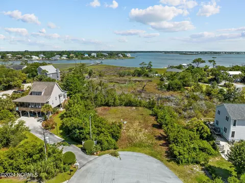 6912 Canal Dr, Emerald Isle, NC 28594