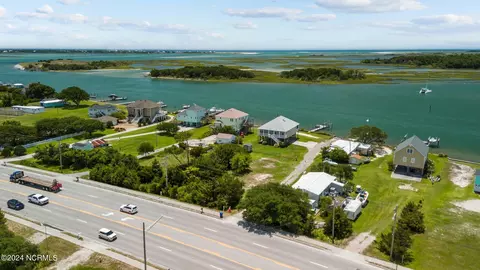 176 Cedar Point Blvd, Cedar Point, NC 28584 photo 4
