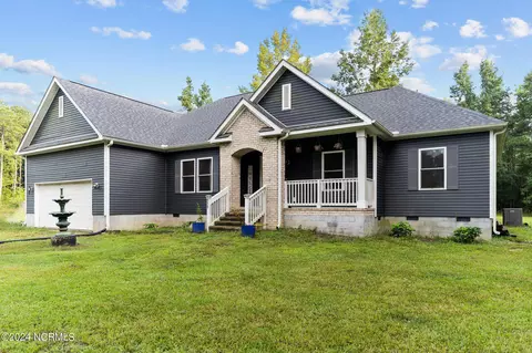 959 Kel Ash Rd, Rocky Point, NC 28457