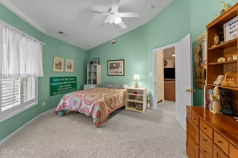 Bedroom - 812 Treasure Point Rd, Bath, NC 27808 photo 5 of 11
