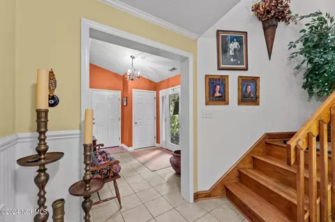 Entry Way - 812 Treasure Point Rd, Bath, NC 27808 photo 3 of 4
