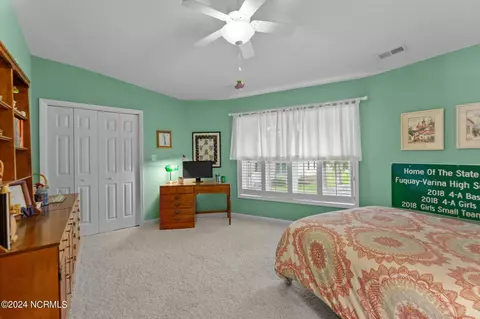 Bedroom - 812 Treasure Point Rd, Bath, NC 27808 photo 4 of 11