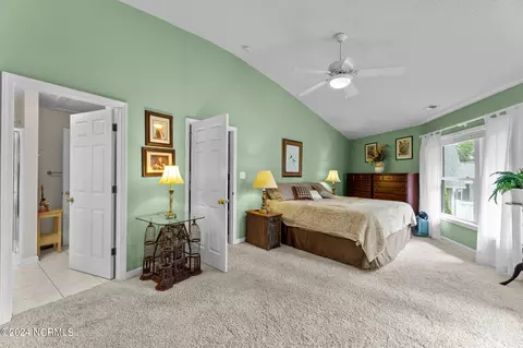 Bedroom - 812 Treasure Point Rd, Bath, NC 27808 photo 8 of 11