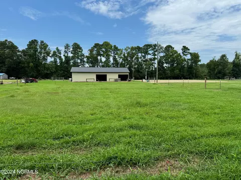 Exterior - 237 Core Rd, Richlands, NC 28574 photo 3 of 3
