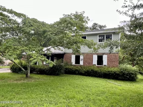 4207 Fairlawn Dr, Wilmington, NC 28405