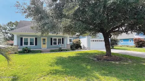 6093 Turtlewood Dr, Southport, NC 28461