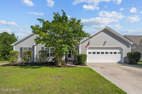 246 Red Carnation Dr, Holly Ridge, NC 28445