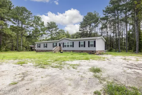 255 Brooks Quinn Rd, Magnolia, NC 28453