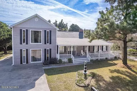 2703 Homes Dr, Morehead City, NC 28557