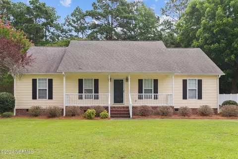 2261 Primrose Ln, Kinston, NC 28504