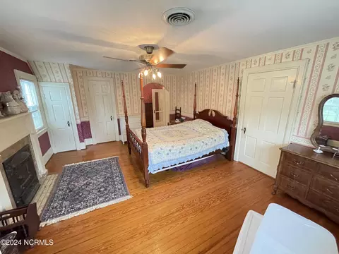 Bedroom - 120 E John St, Mount Olive, NC 28365 photo 5 of 8